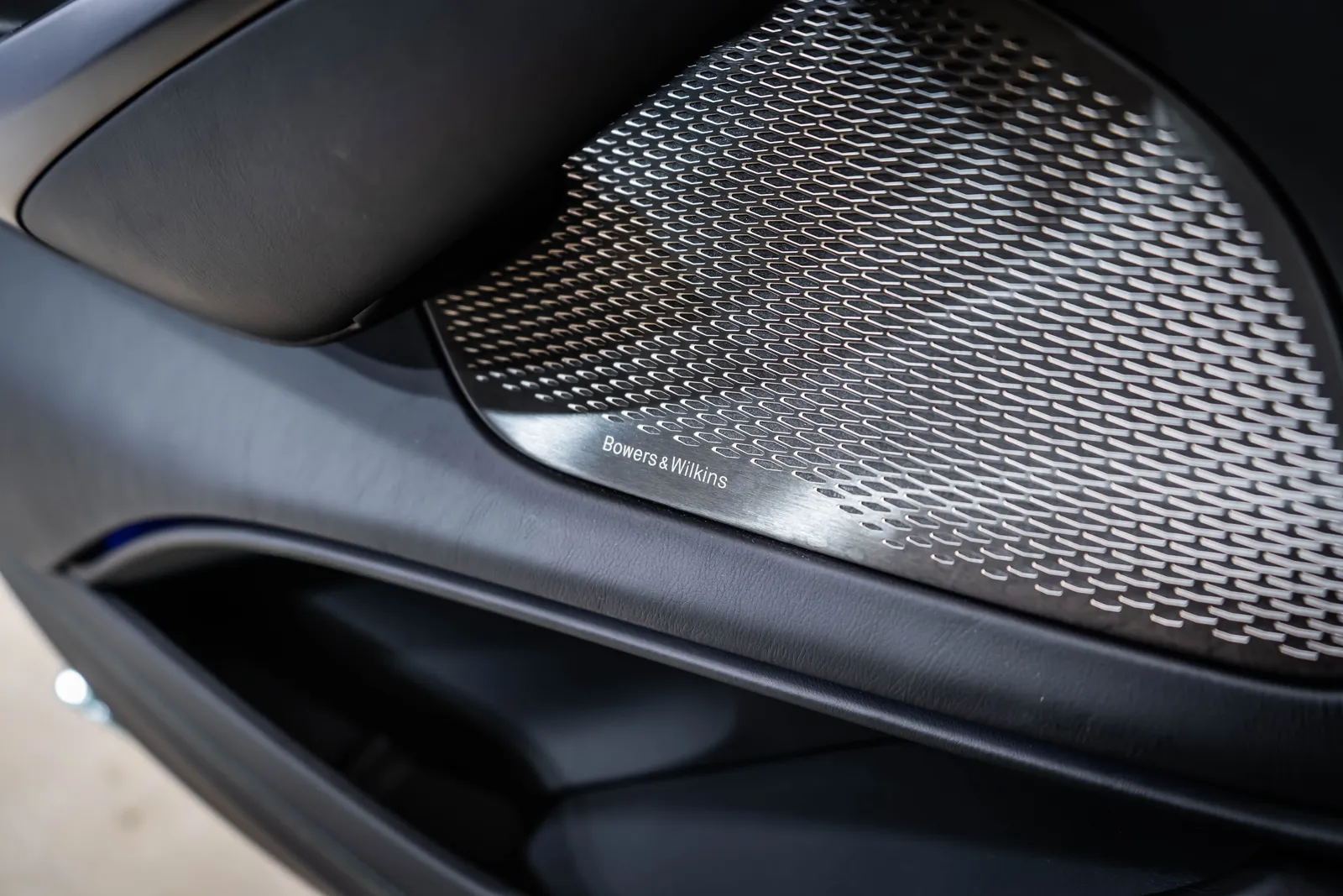 Aston Martin DBX 707*Carbon*Bowers & Wilkins – снимка 20