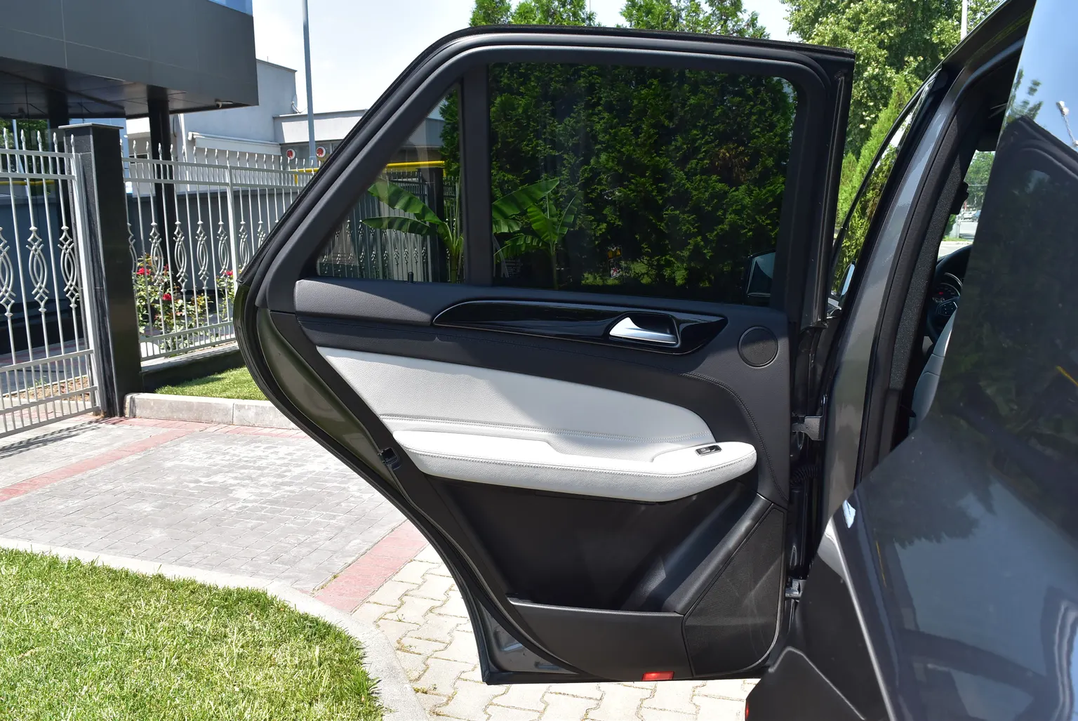 Mercedes-Benz GLE 350 d 4M SUV AMG*Air*NightPack*Navi* – снимка 10
