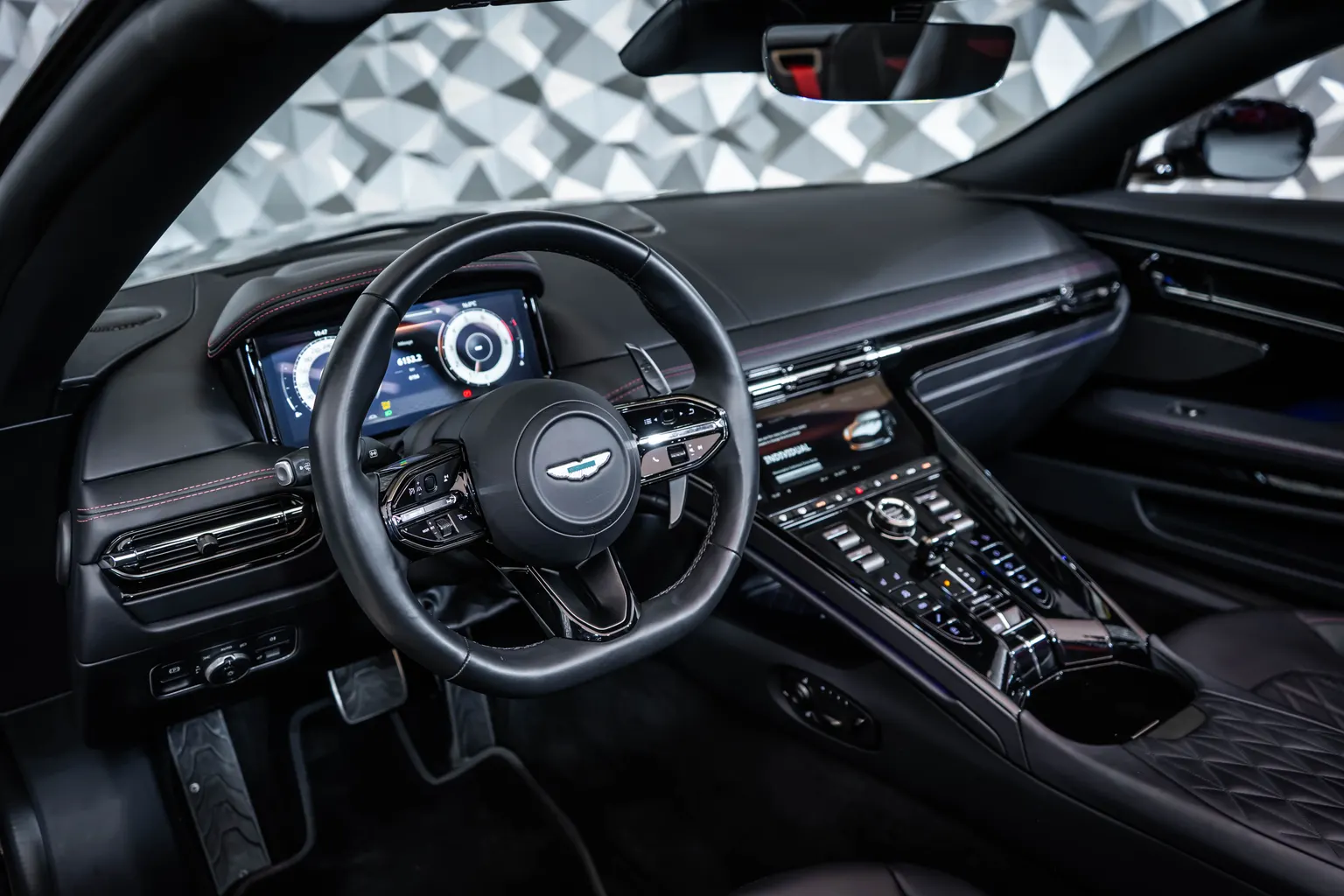 Aston martin DB12 DB12 Volante Aluminite Silver – снимка 8