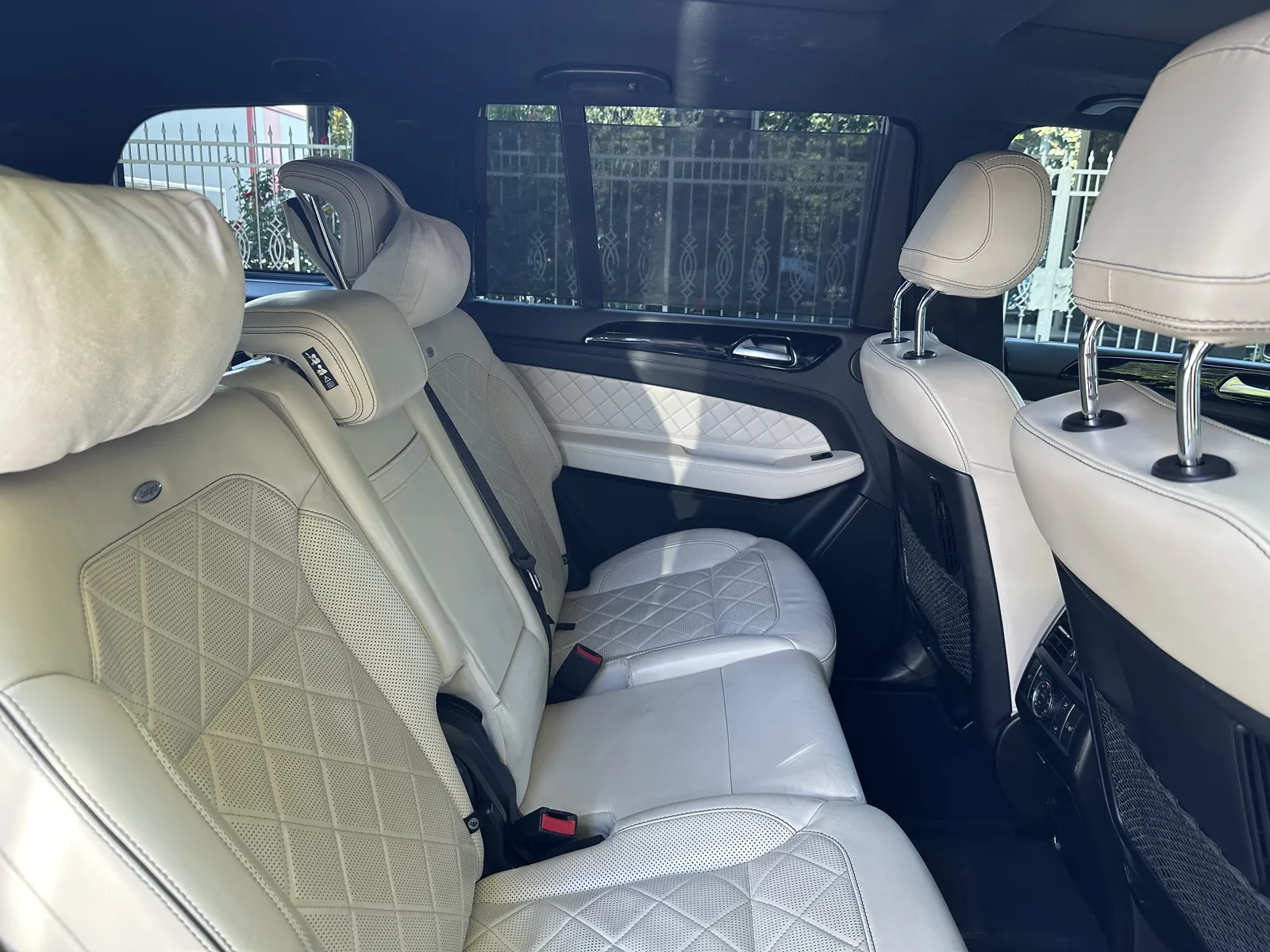 Mercedes-Benz GLS 350 d AMG Designo Alcantara – снимка 17