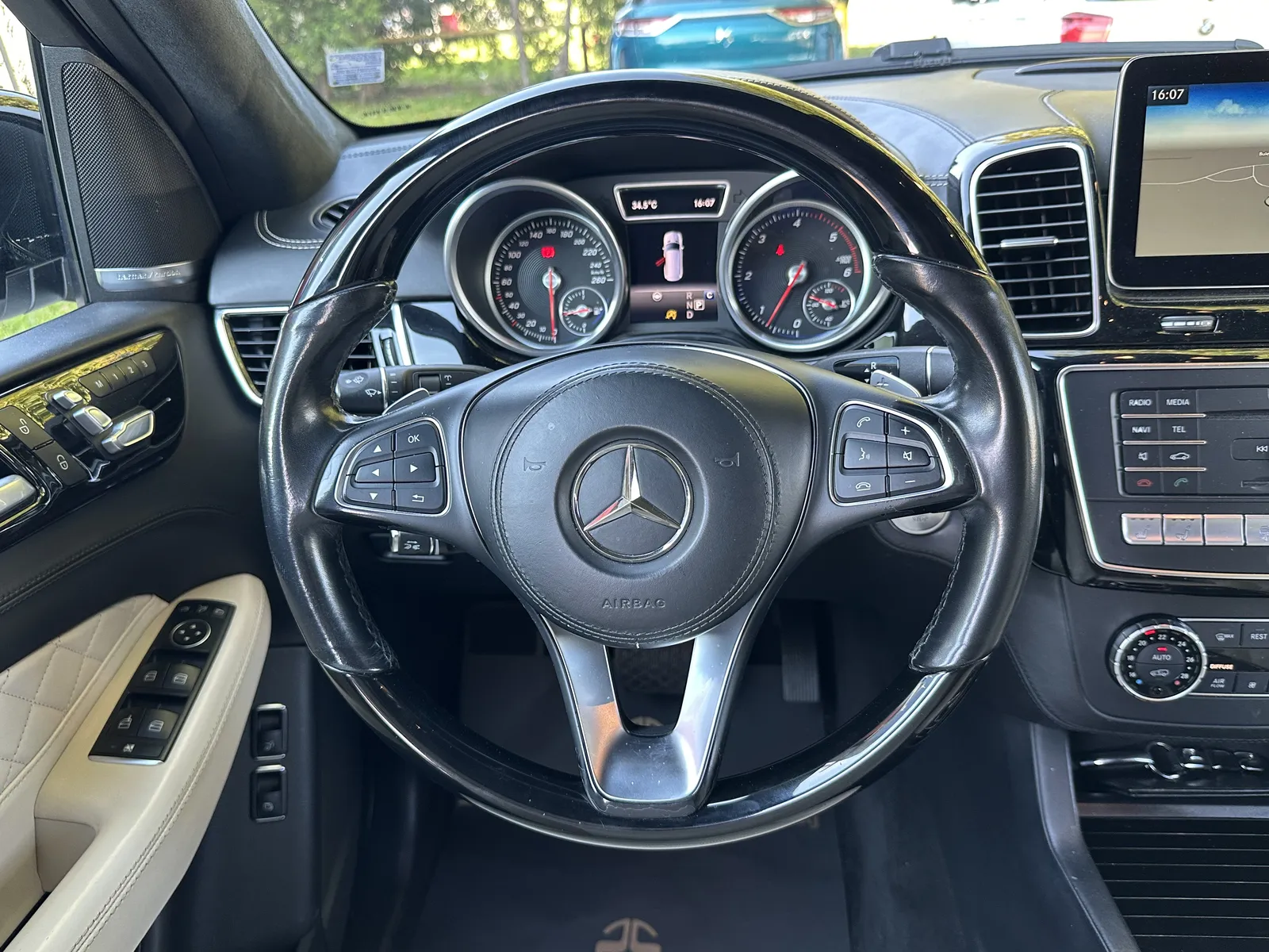Mercedes-Benz GLS 350 d AMG Designo Alcantara – снимка 11