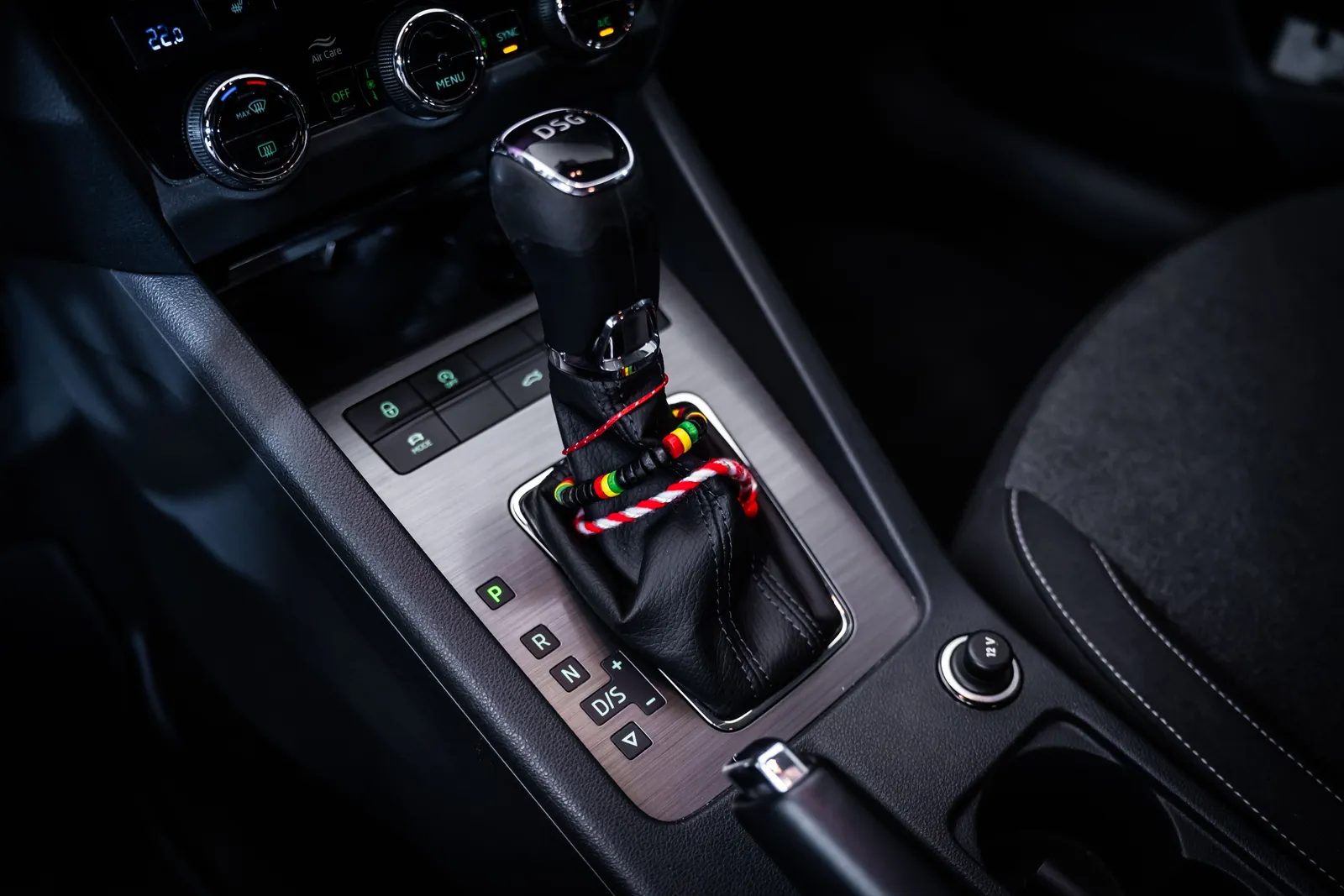 Skoda Octavia 2,0 TDI DSG *LED*Keyless*Подгрев* – снимка 9