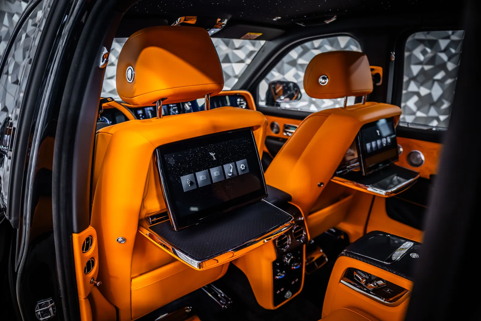 Rolls-Royce Cullinan Black Badge Series II – снимка 15