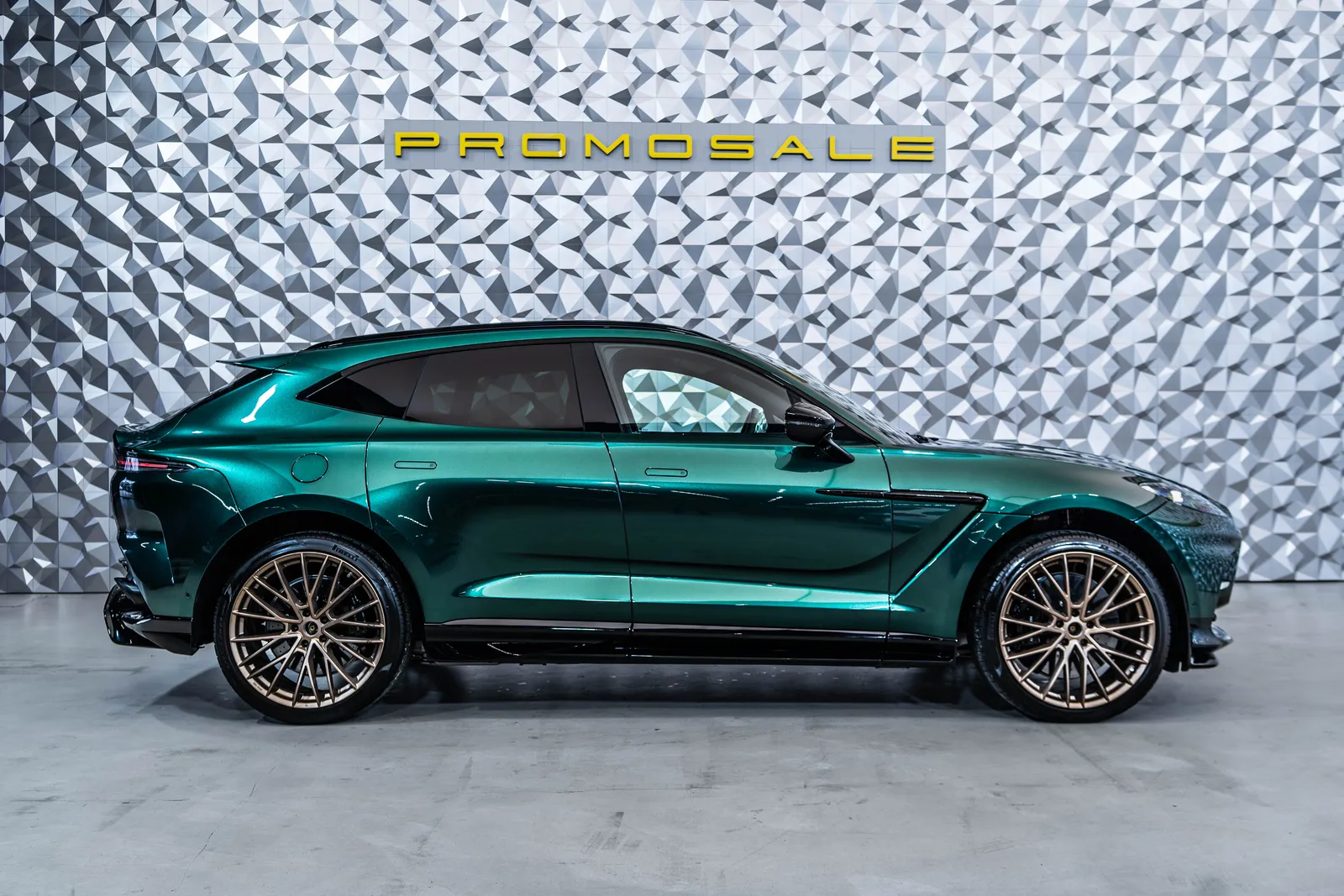 Aston Martin DBX 707*Carbon*Bowers & Wilkins – снимка 6