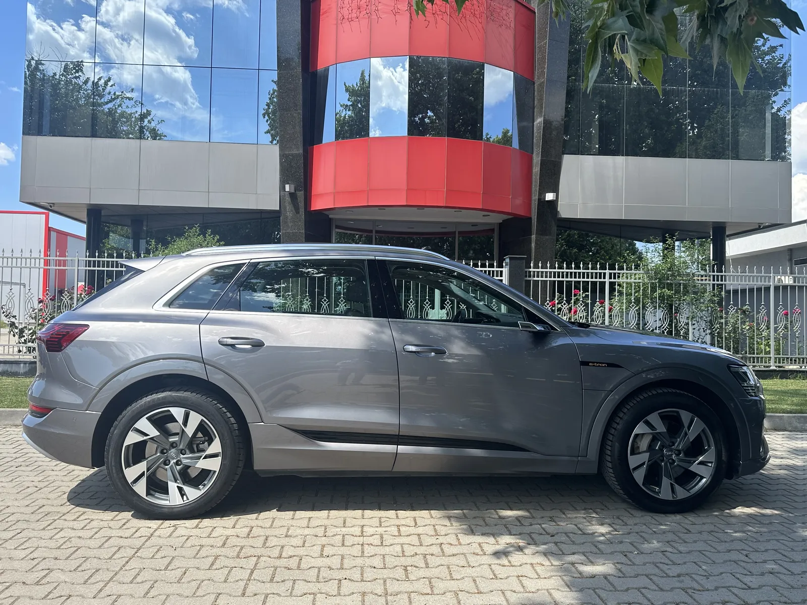 Audi E-tron 50 – снимка 6