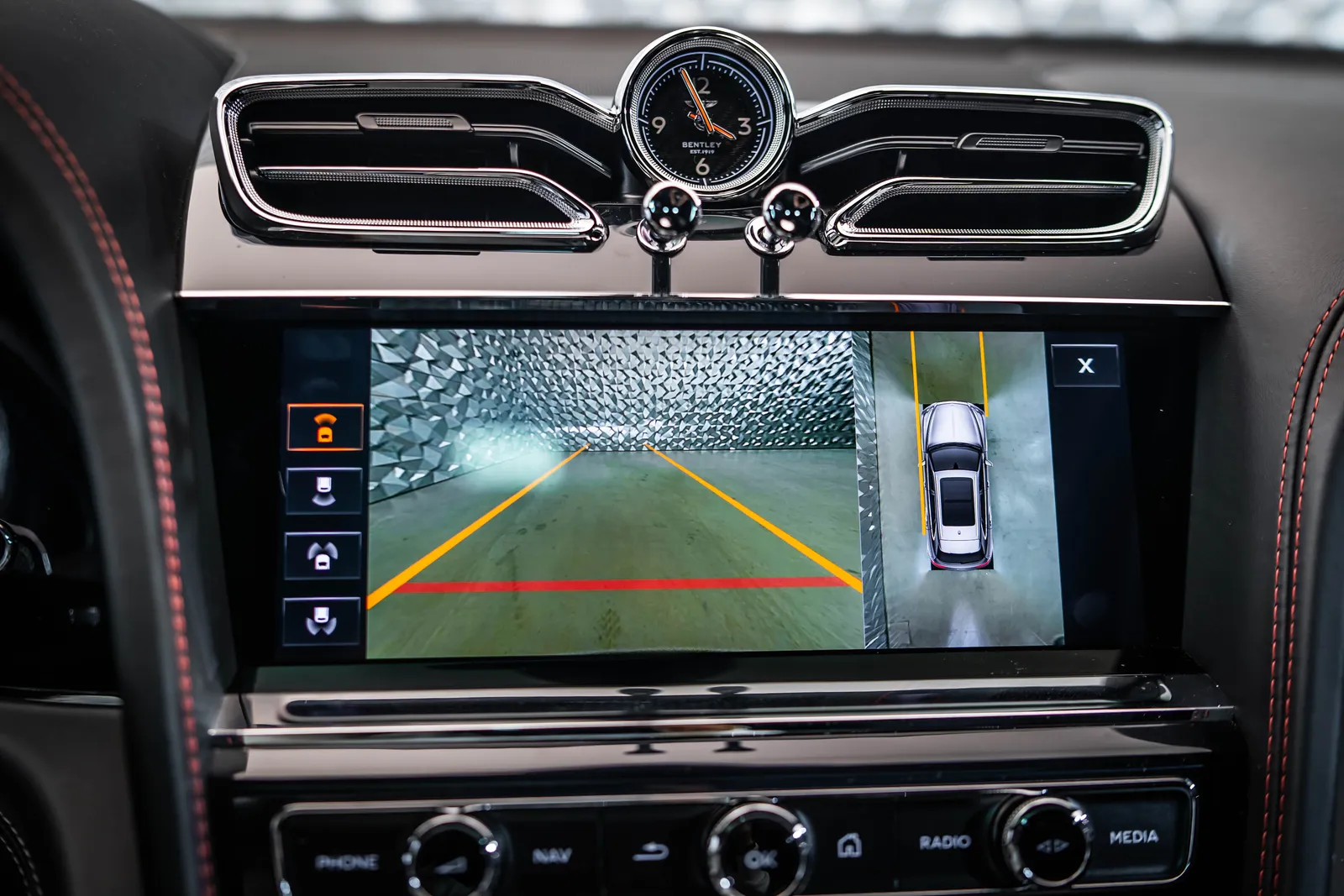Bentley Bentayga V8 First Edition BLACK SPEC CARBON* – снимка 17