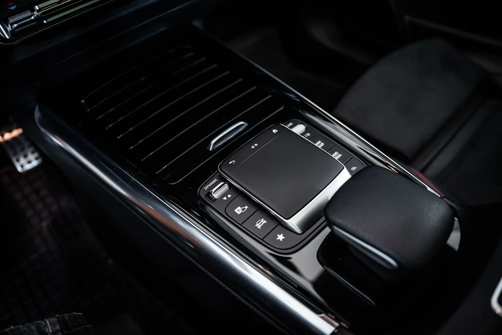 Mercedes-Benz GLA 220 d 4M AMG*Pano*Camera – снимка 9