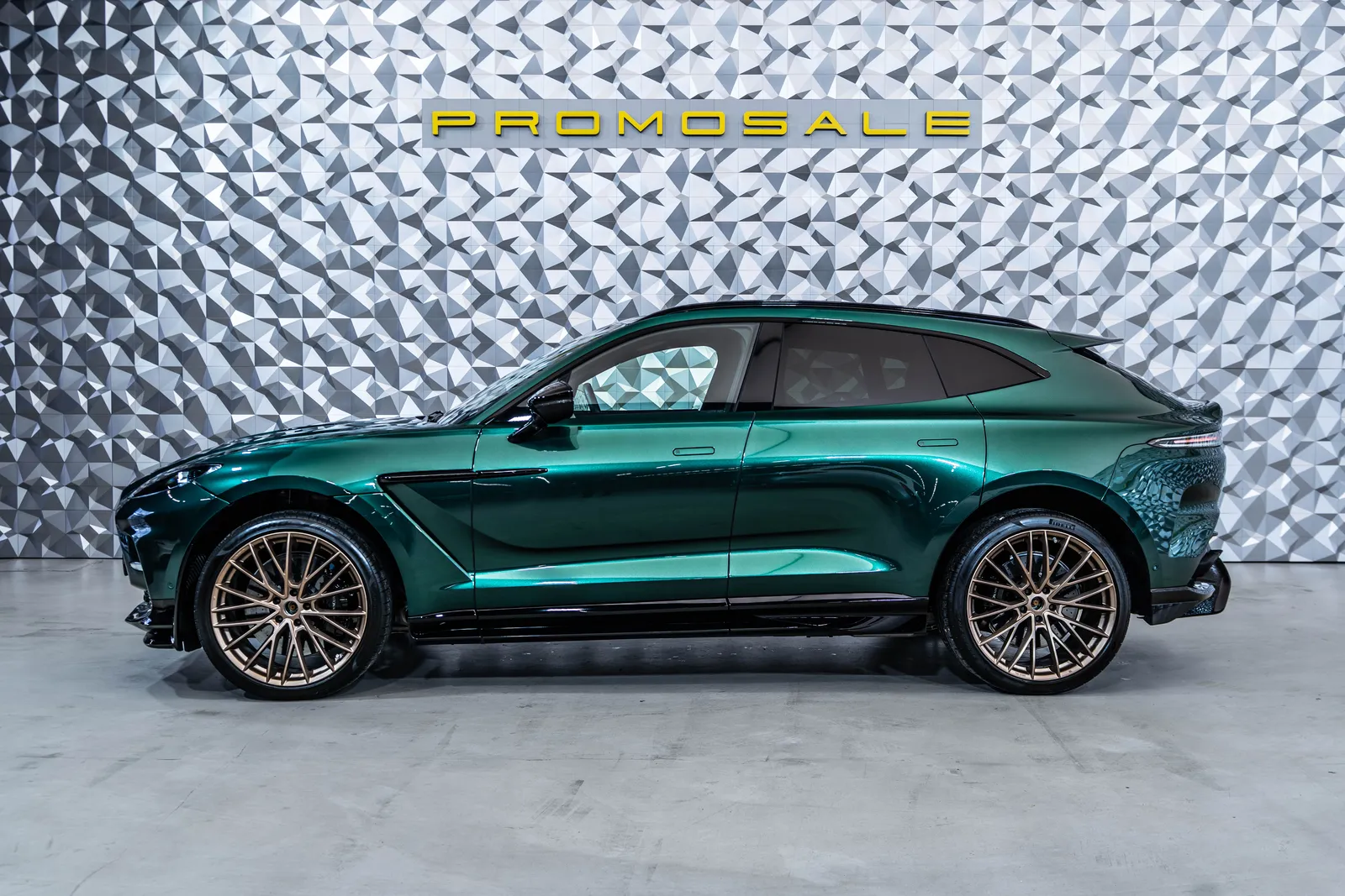Aston Martin DBX 707*Carbon*Bowers & Wilkins – снимка 3