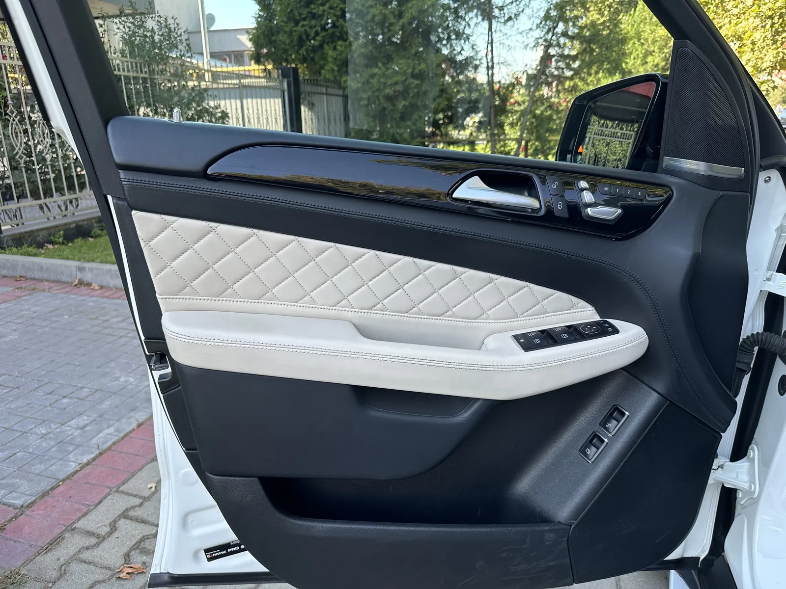 Mercedes-Benz GLS 350 d AMG Designo Alcantara – снимка 7