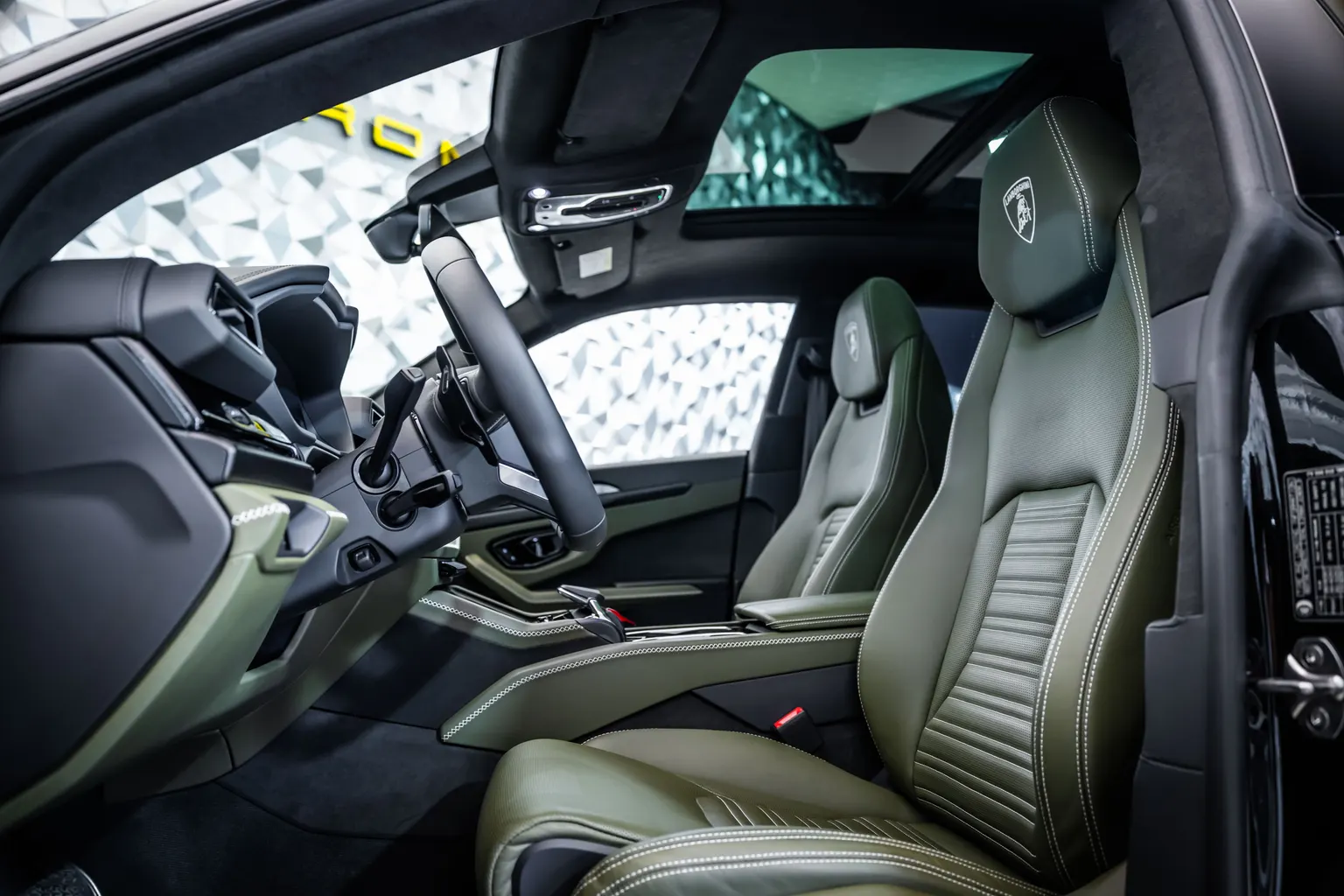 Lamborghini Urus SE B&O*Pano*360 – снимка 13