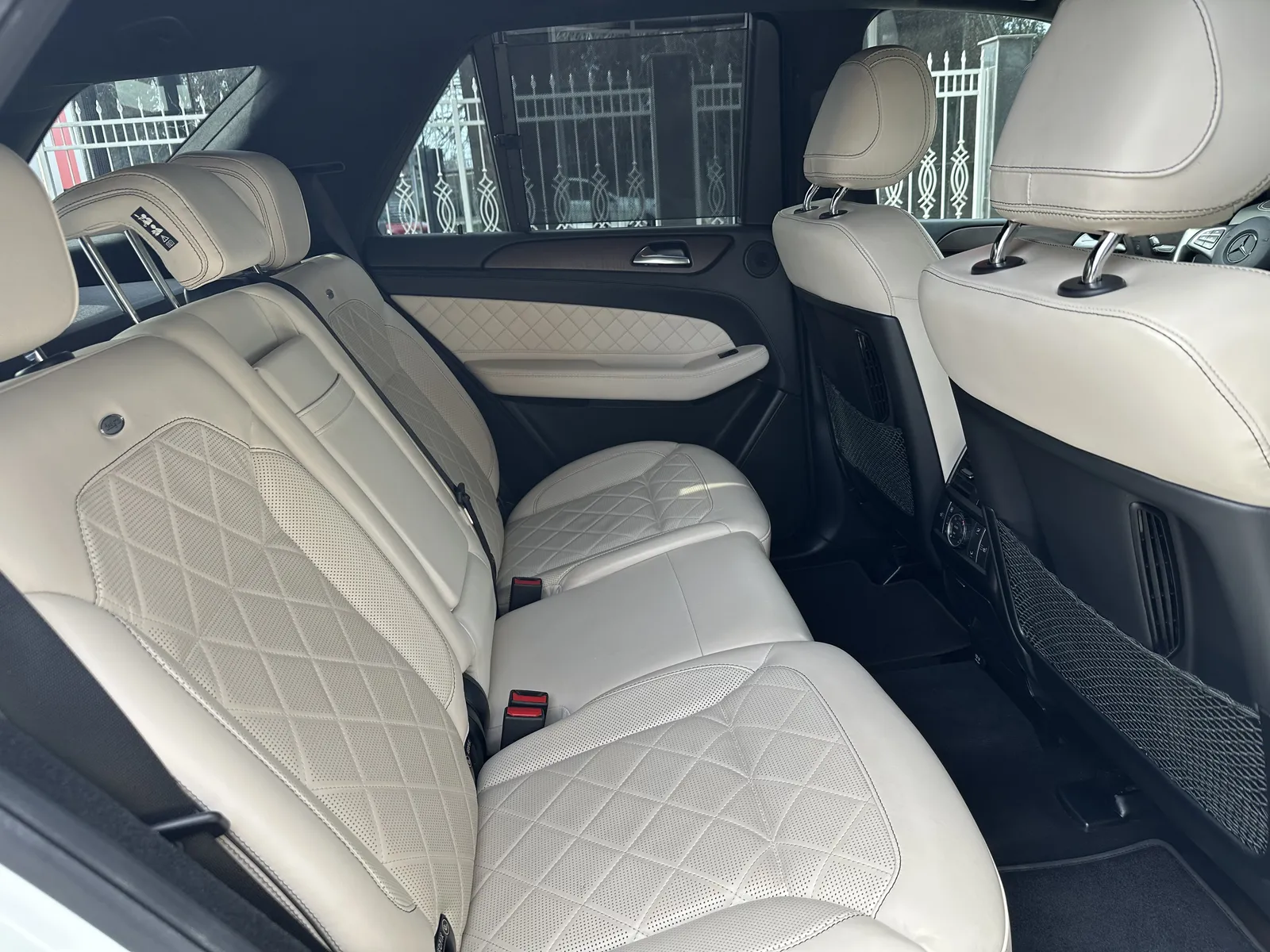 Mercedes-Benz GLE 350 d 4M*AMG*Designo*Night*OffRoad*Alcantara*h/k*Air* – снимка 9