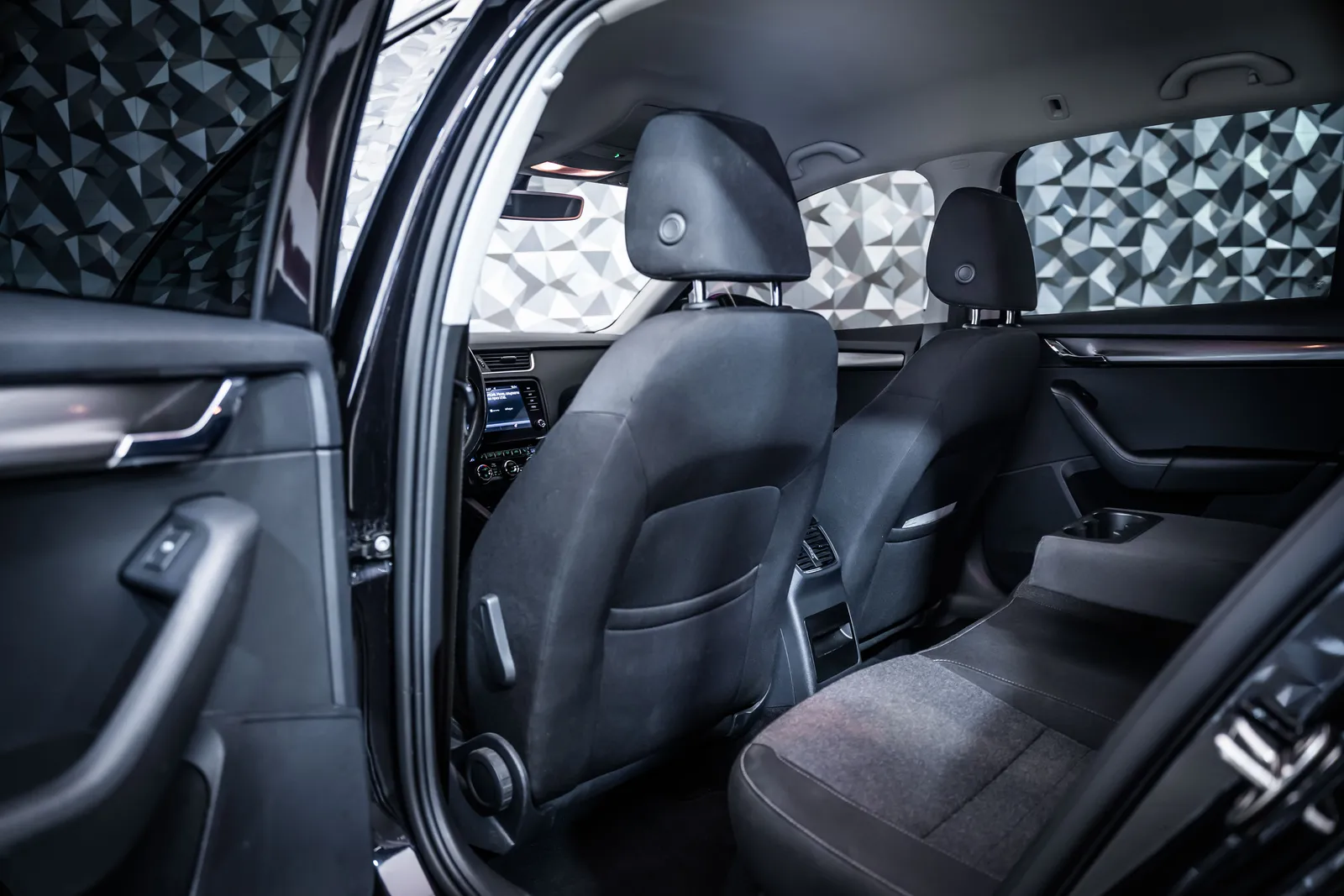 Skoda Octavia 2,0 TDI DSG *LED*Keyless*Подгрев* – снимка 15