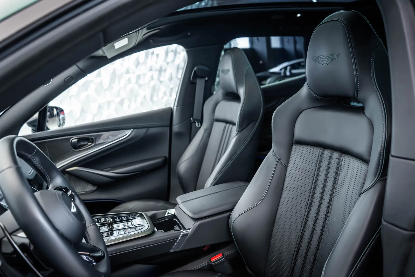 Aston Martin DBX 707*Carbon*Bowers & Wilkins – снимка 13