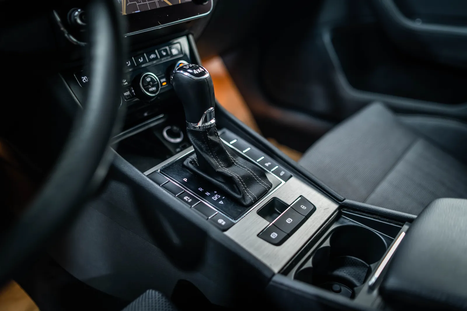 Skoda Superb Combi 2.0TDI 4X4 DSG *LED* – снимка 9