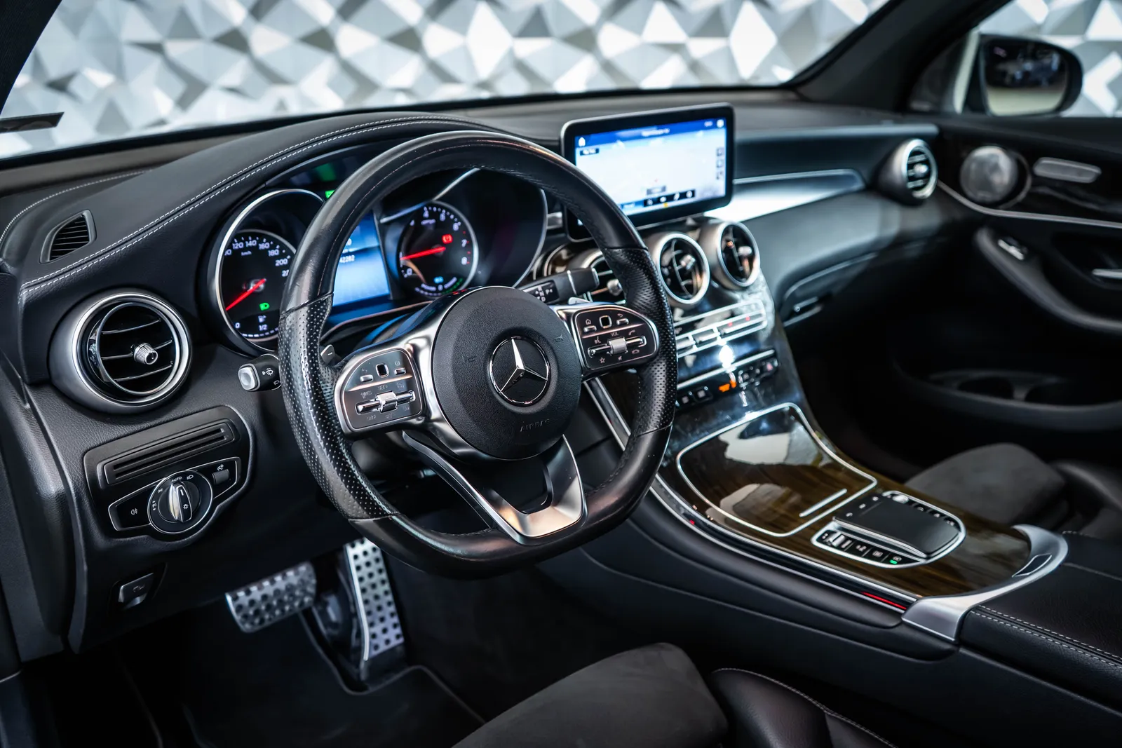Mercedes-Benz GLC 200 4M AMG*Pano*Burmester – снимка 8